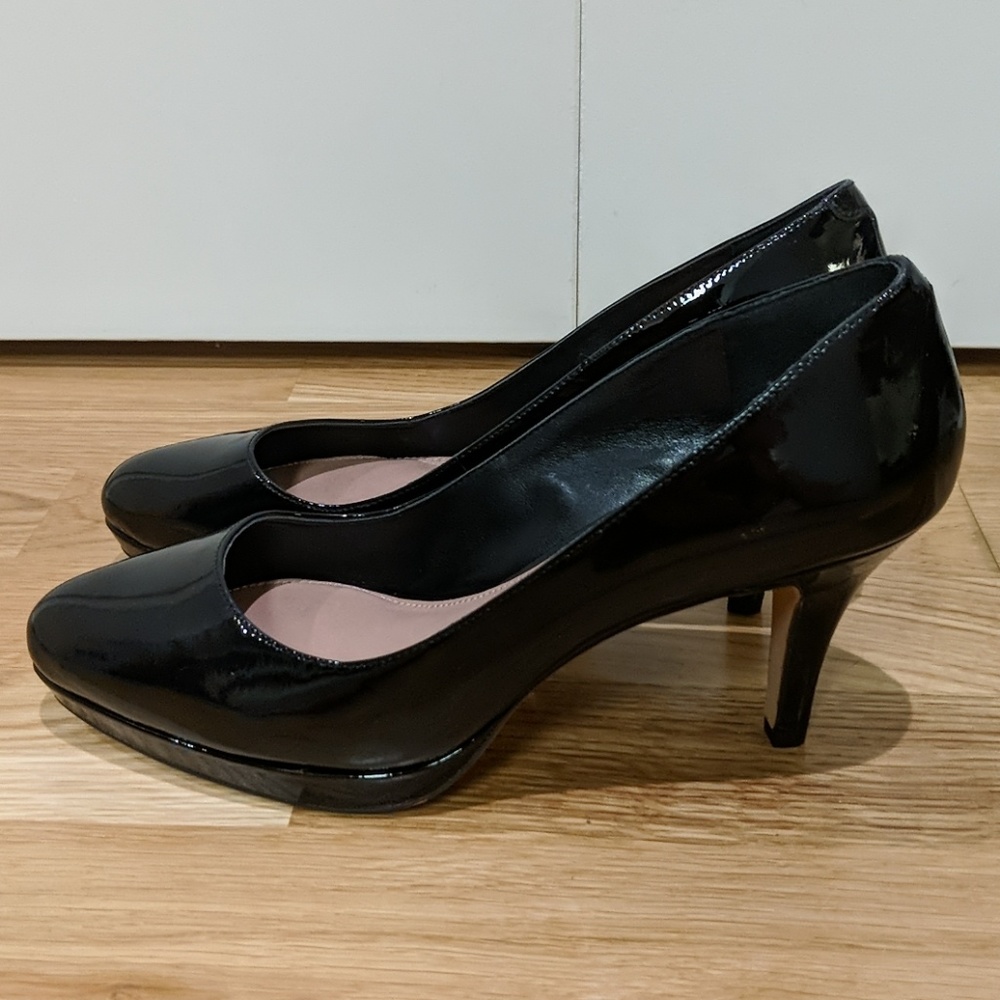 Vince Camuto Black Patent Leather Heels size 8